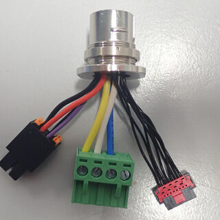 Konfektionierte Einbaudose 15polig Buchse mit ERNI Minibridge und Dinkle Steckverbindern mit diversen Litzen UL 1007/1569 in verschiedenen AWG und Farben.