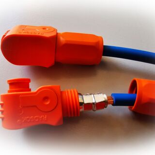 Batterie-Verbindungskabel mit Amphenol SLPPA